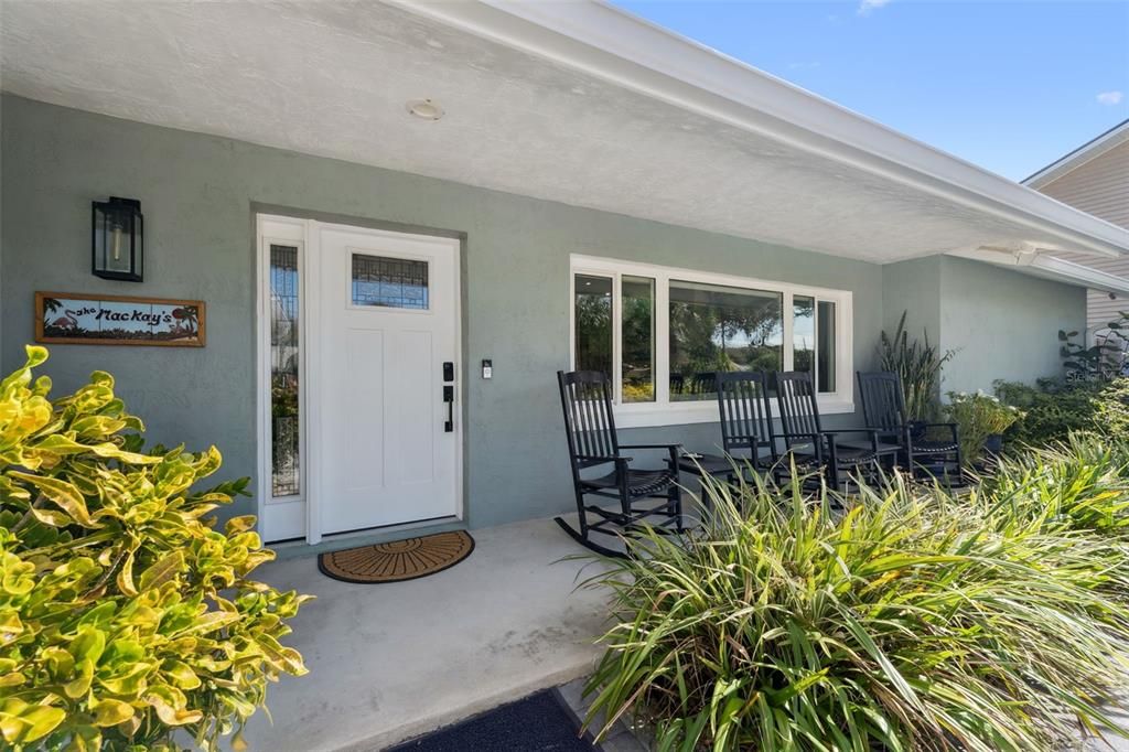 Active With Contract: $1,050,000 (3 beds, 2 baths, 2136 Square Feet)