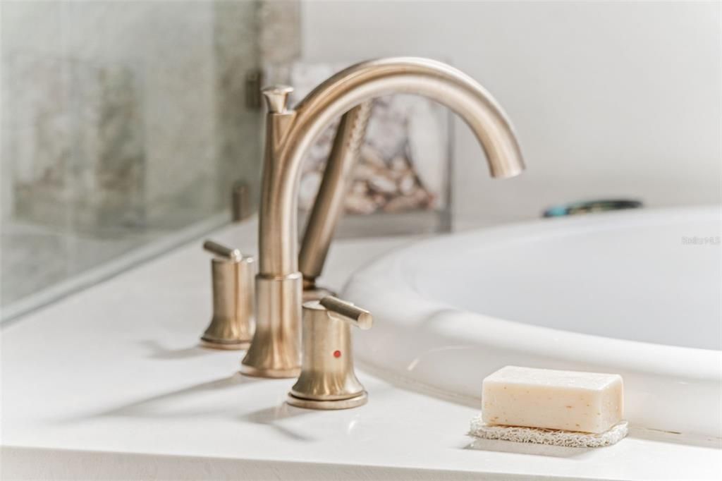 Active With Contract: $1,050,000 (3 beds, 2 baths, 2136 Square Feet)