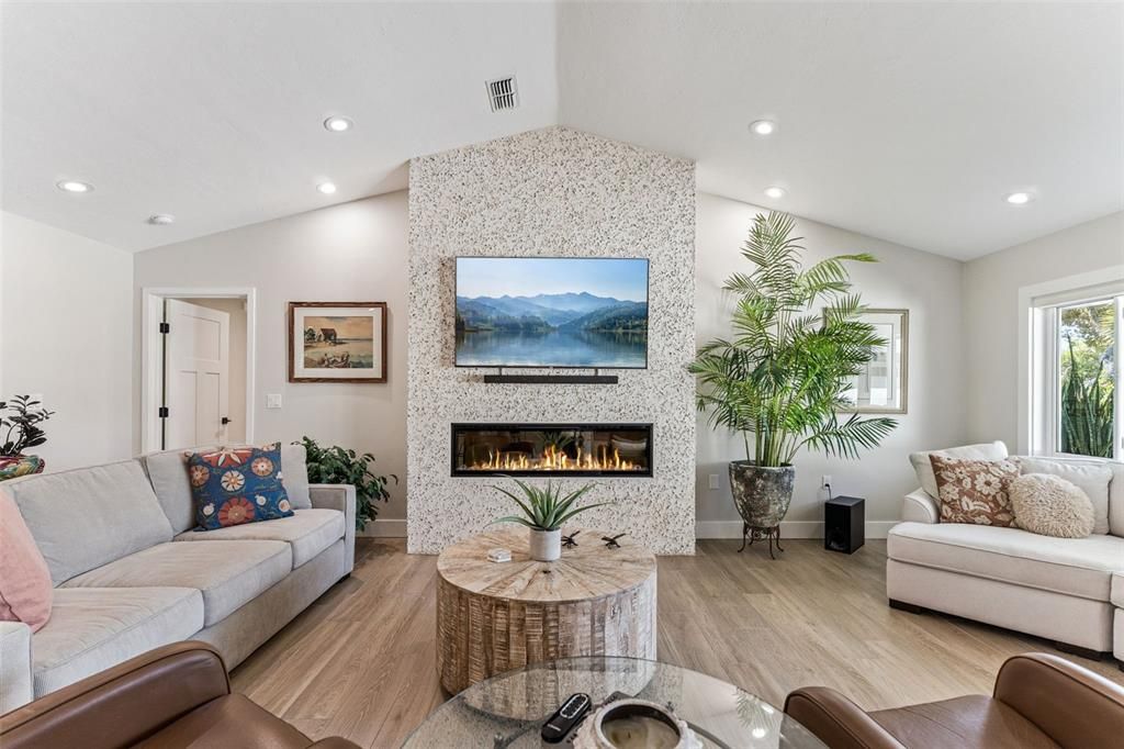 Active With Contract: $1,050,000 (3 beds, 2 baths, 2136 Square Feet)