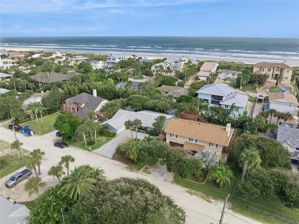 Active With Contract: $1,050,000 (3 beds, 2 baths, 2136 Square Feet)