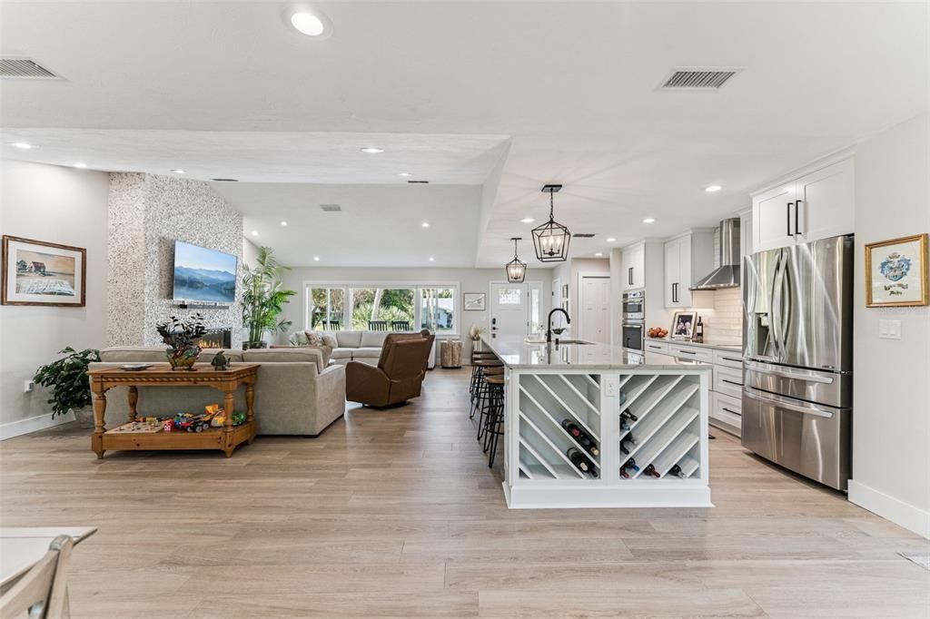 Active With Contract: $1,050,000 (3 beds, 2 baths, 2136 Square Feet)