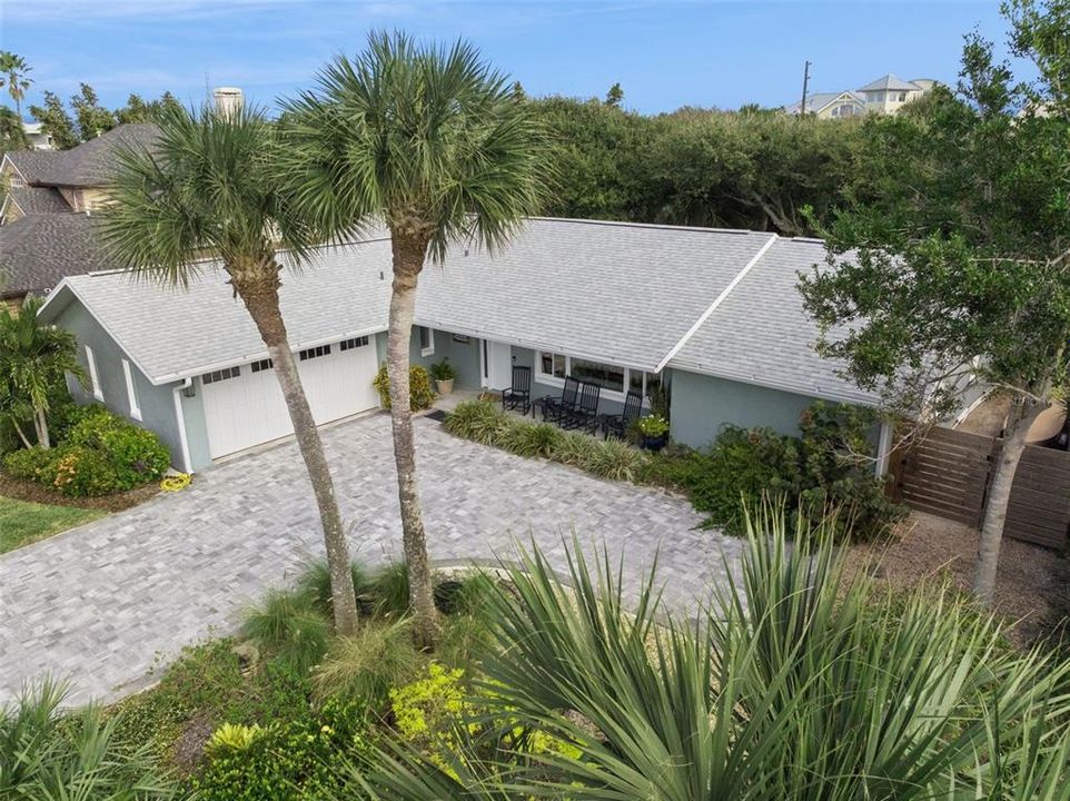 Active With Contract: $1,050,000 (3 beds, 2 baths, 2136 Square Feet)