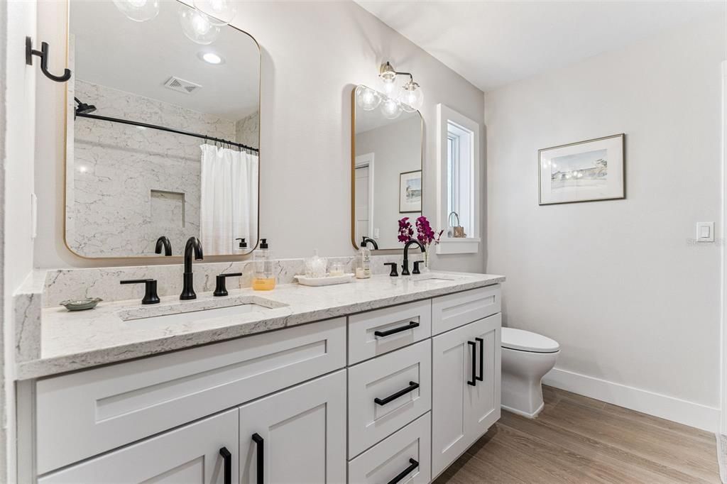 Active With Contract: $1,050,000 (3 beds, 2 baths, 2136 Square Feet)