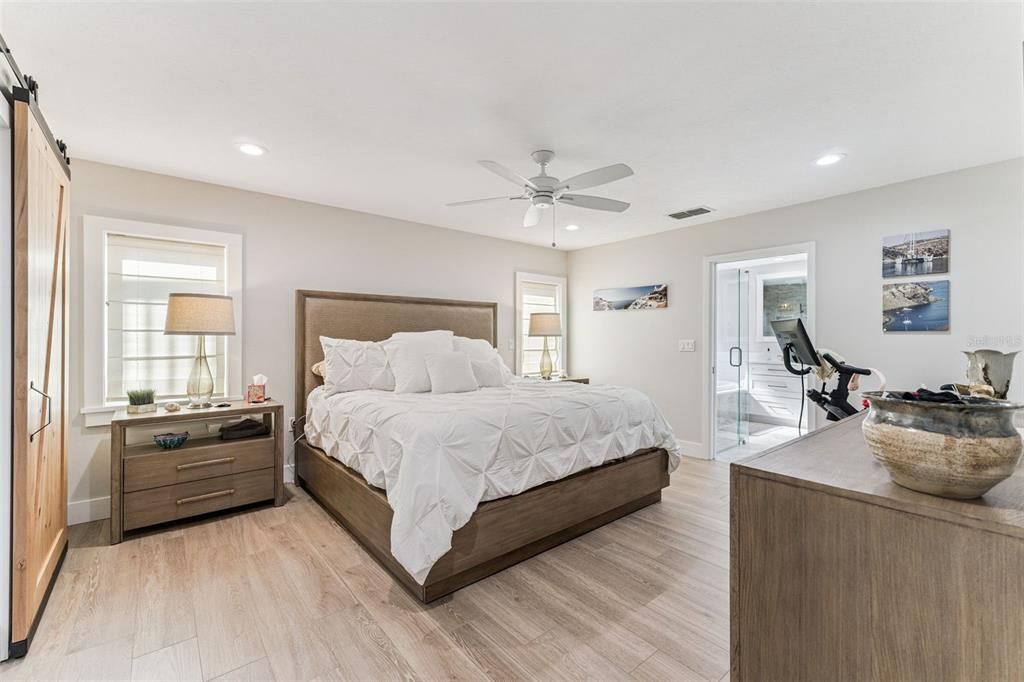 Active With Contract: $1,050,000 (3 beds, 2 baths, 2136 Square Feet)