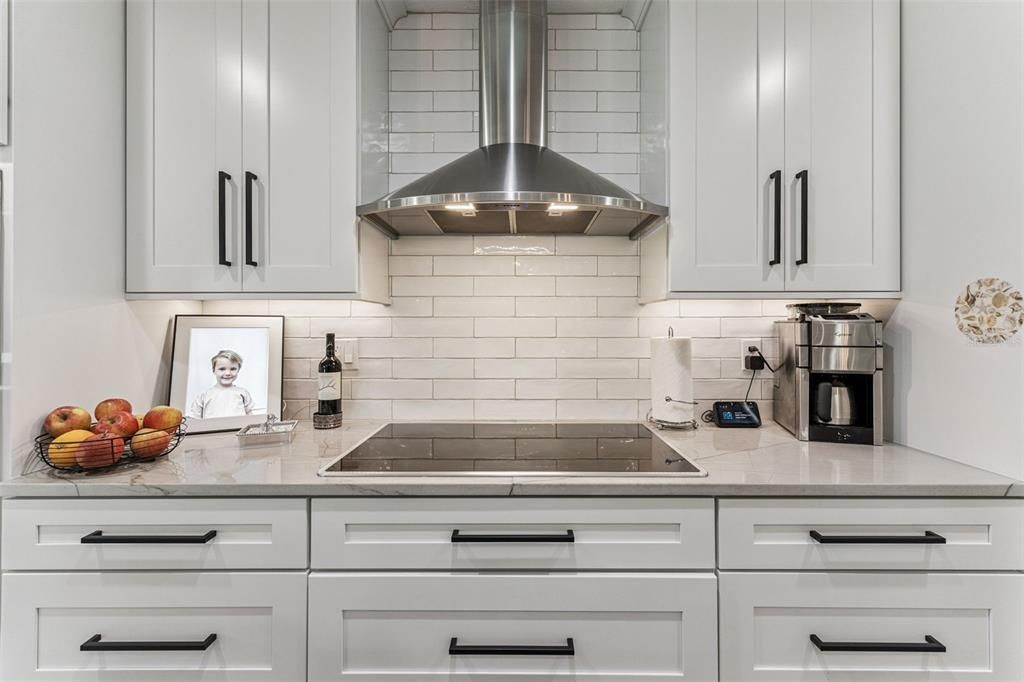 Active With Contract: $1,050,000 (3 beds, 2 baths, 2136 Square Feet)