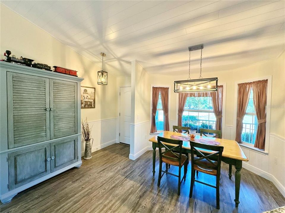 For Sale: $649,900 (3 beds, 2 baths, 1534 Square Feet)