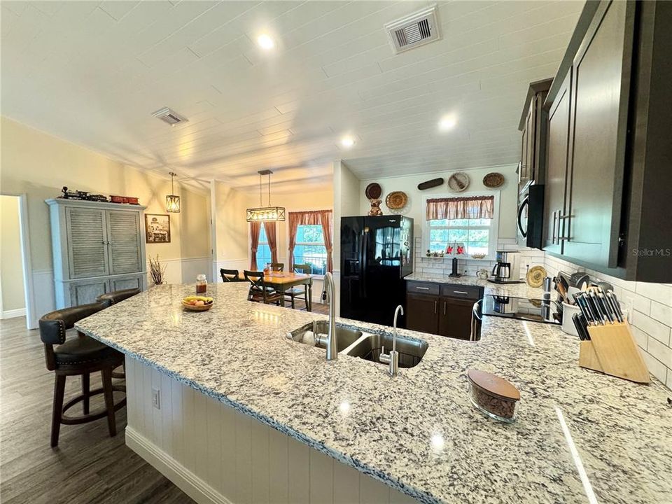 For Sale: $649,900 (3 beds, 2 baths, 1534 Square Feet)