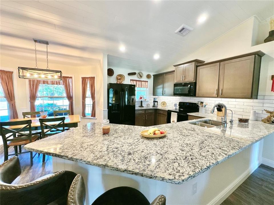 For Sale: $649,900 (3 beds, 2 baths, 1534 Square Feet)