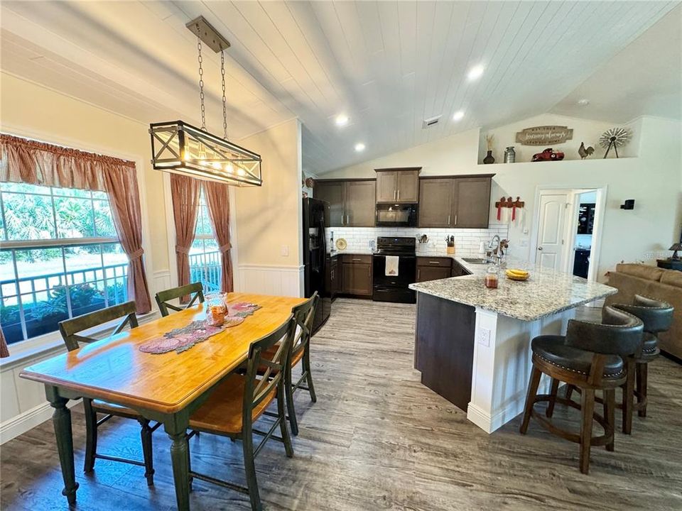 For Sale: $649,900 (3 beds, 2 baths, 1534 Square Feet)