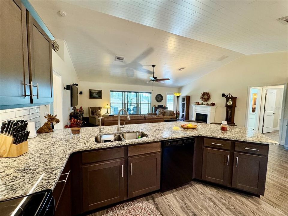 For Sale: $649,900 (3 beds, 2 baths, 1534 Square Feet)