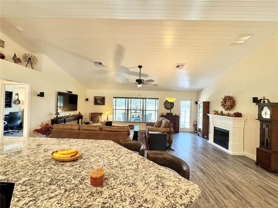 For Sale: $649,900 (3 beds, 2 baths, 1534 Square Feet)