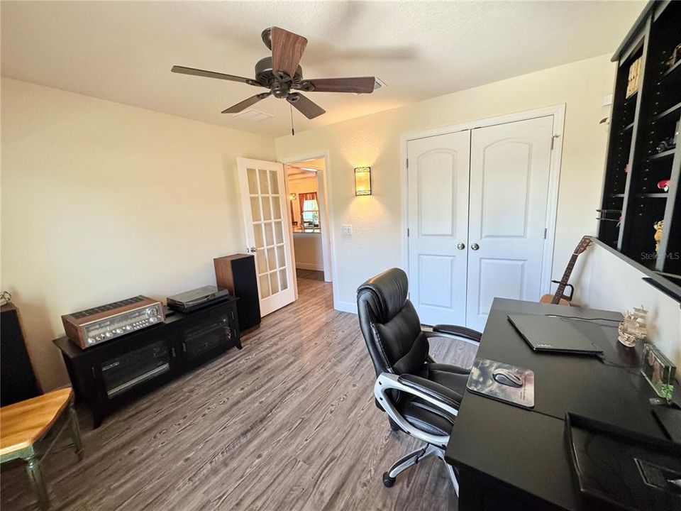 For Sale: $649,900 (3 beds, 2 baths, 1534 Square Feet)