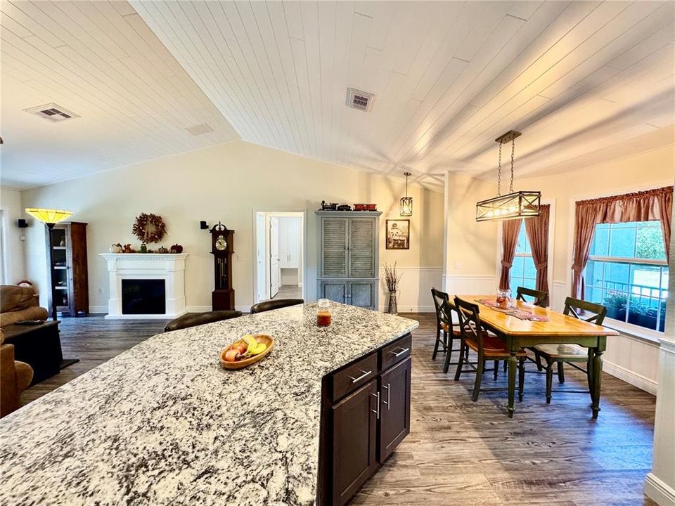 For Sale: $649,900 (3 beds, 2 baths, 1534 Square Feet)