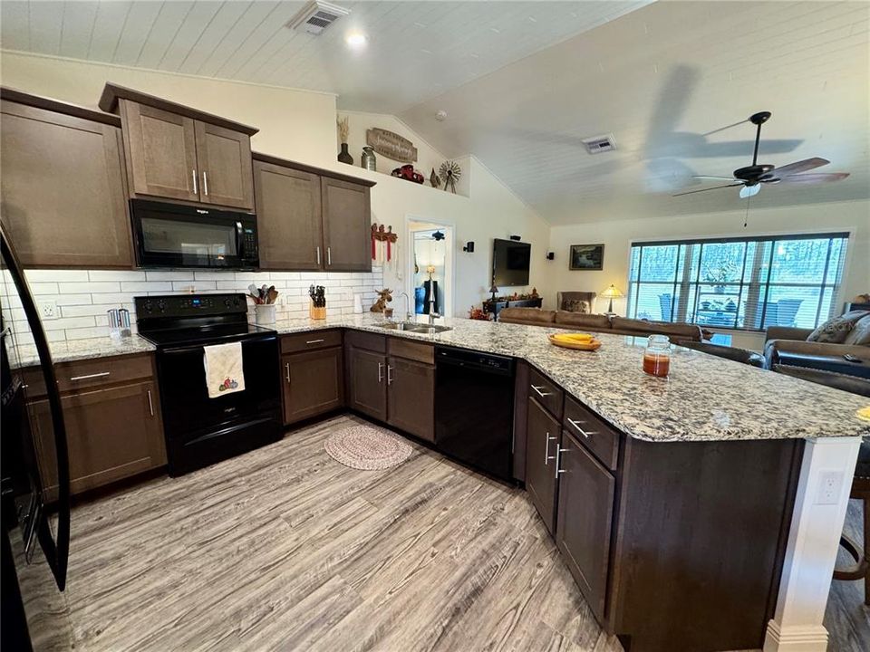 For Sale: $649,900 (3 beds, 2 baths, 1534 Square Feet)