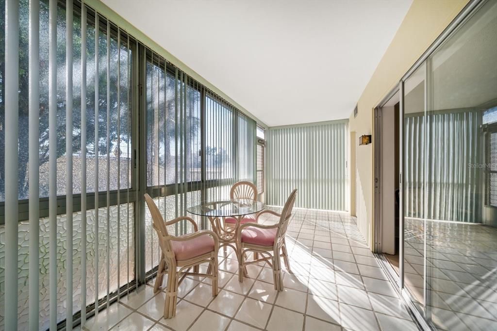 На продажу: $199,000 (2 спален, 2 ванн, 1300 Квадратных фут)