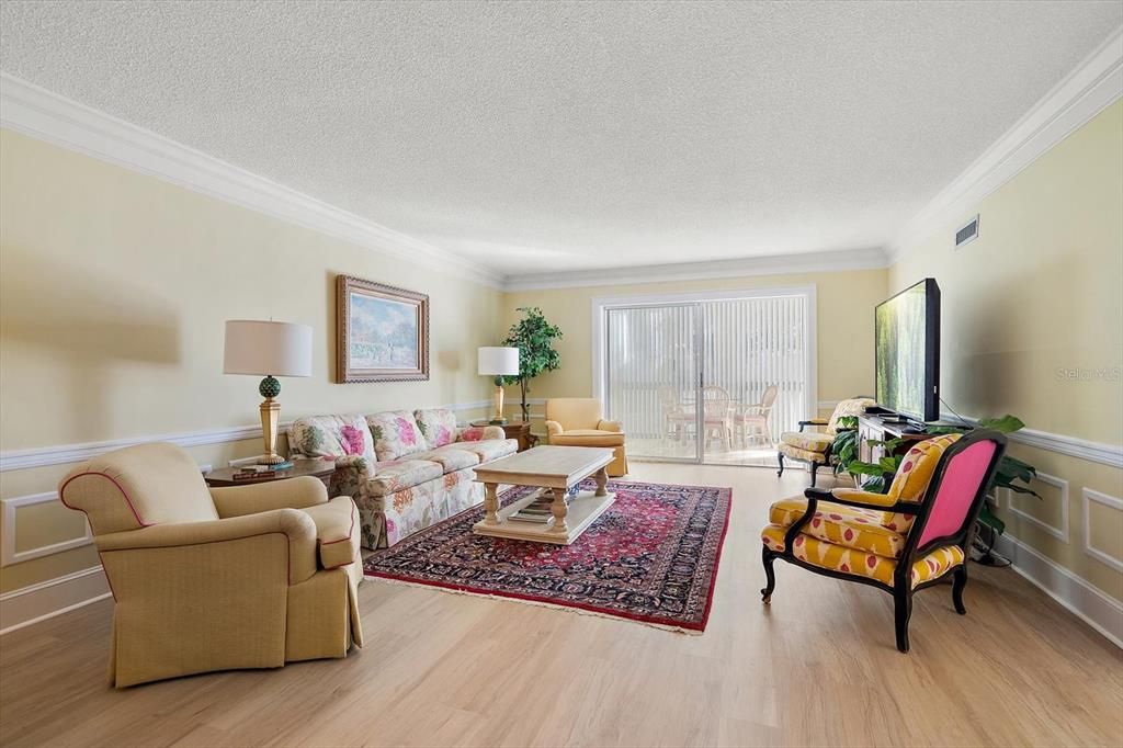 На продажу: $199,000 (2 спален, 2 ванн, 1300 Квадратных фут)