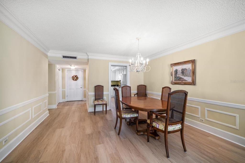 На продажу: $199,000 (2 спален, 2 ванн, 1300 Квадратных фут)