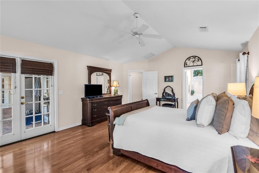 Activo con contrato: $625,000 (4 camas, 3 baños, 2534 Pies cuadrados)