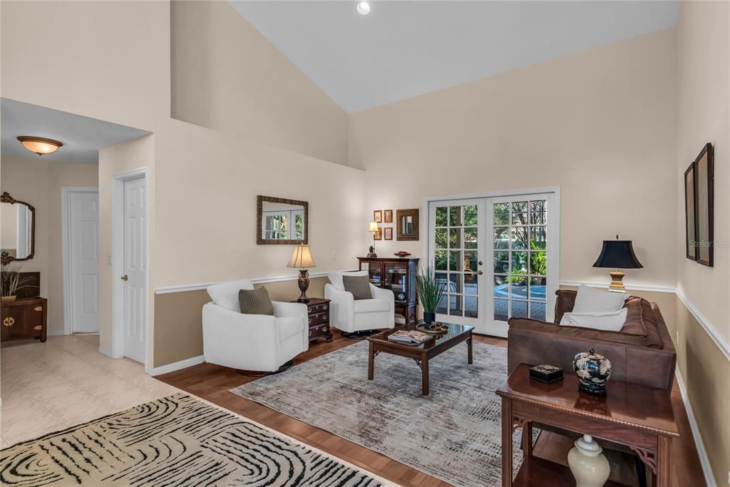 Activo con contrato: $625,000 (4 camas, 3 baños, 2534 Pies cuadrados)