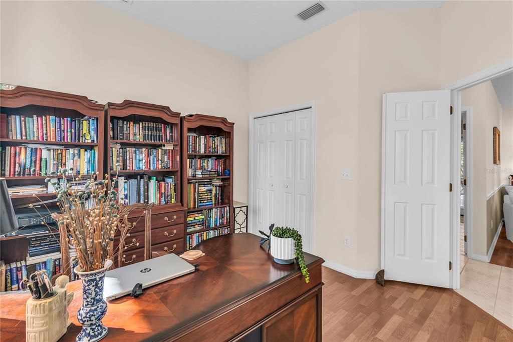 Activo con contrato: $625,000 (4 camas, 3 baños, 2534 Pies cuadrados)