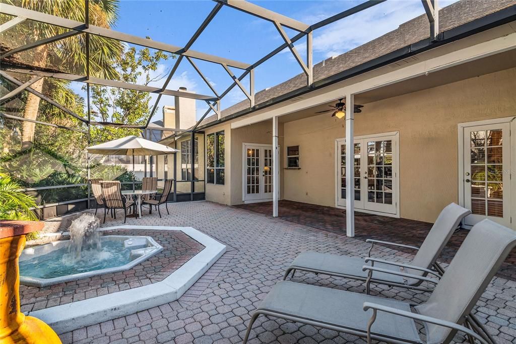 Activo con contrato: $625,000 (4 camas, 3 baños, 2534 Pies cuadrados)