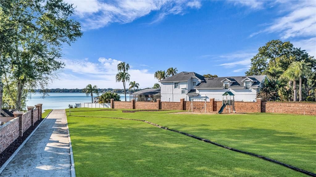 Activo con contrato: $625,000 (4 camas, 3 baños, 2534 Pies cuadrados)