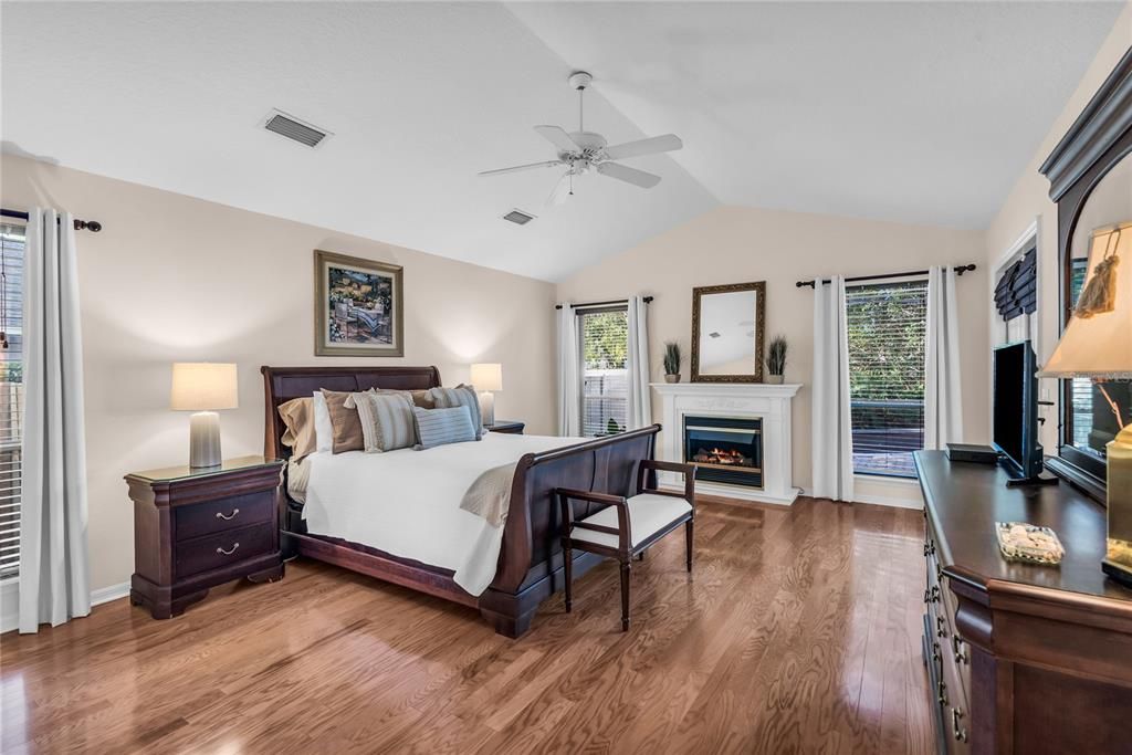 Activo con contrato: $625,000 (4 camas, 3 baños, 2534 Pies cuadrados)