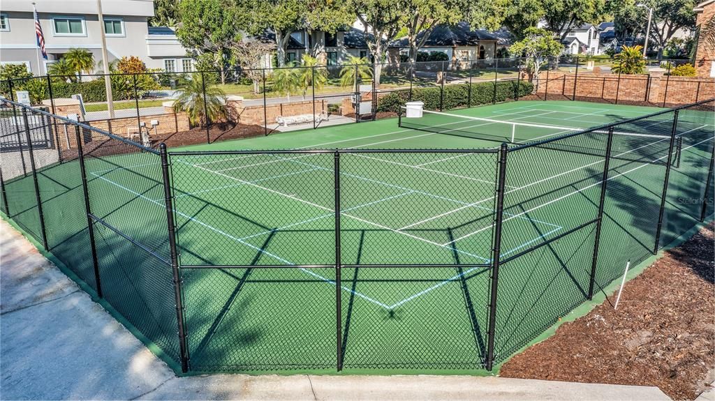 Activo con contrato: $625,000 (4 camas, 3 baños, 2534 Pies cuadrados)