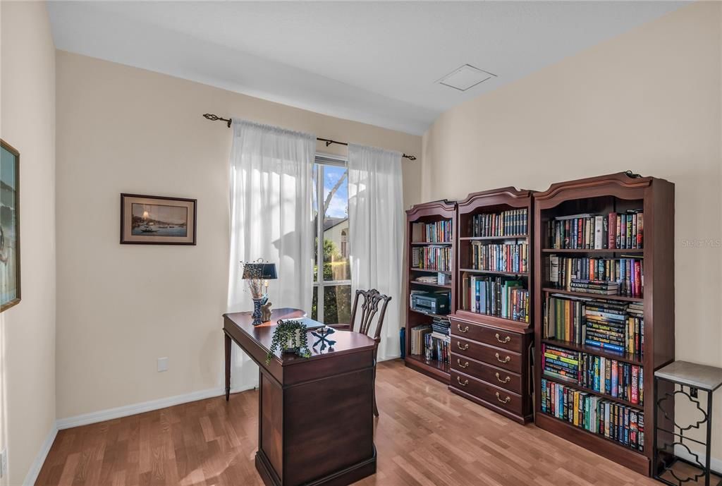 Activo con contrato: $625,000 (4 camas, 3 baños, 2534 Pies cuadrados)