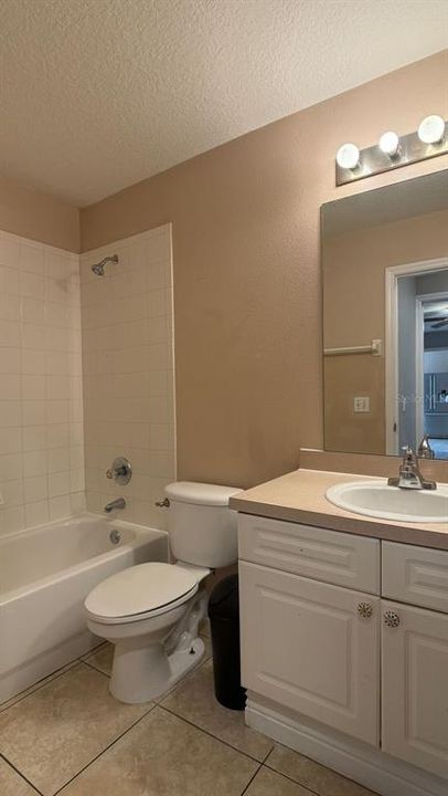 出租: $995 (1 贝兹, 1 浴室, 950 平方英尺)