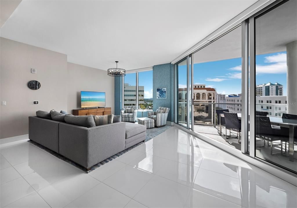 For Sale: $1,875,000 (2 beds, 2 baths, 1893 Square Feet)