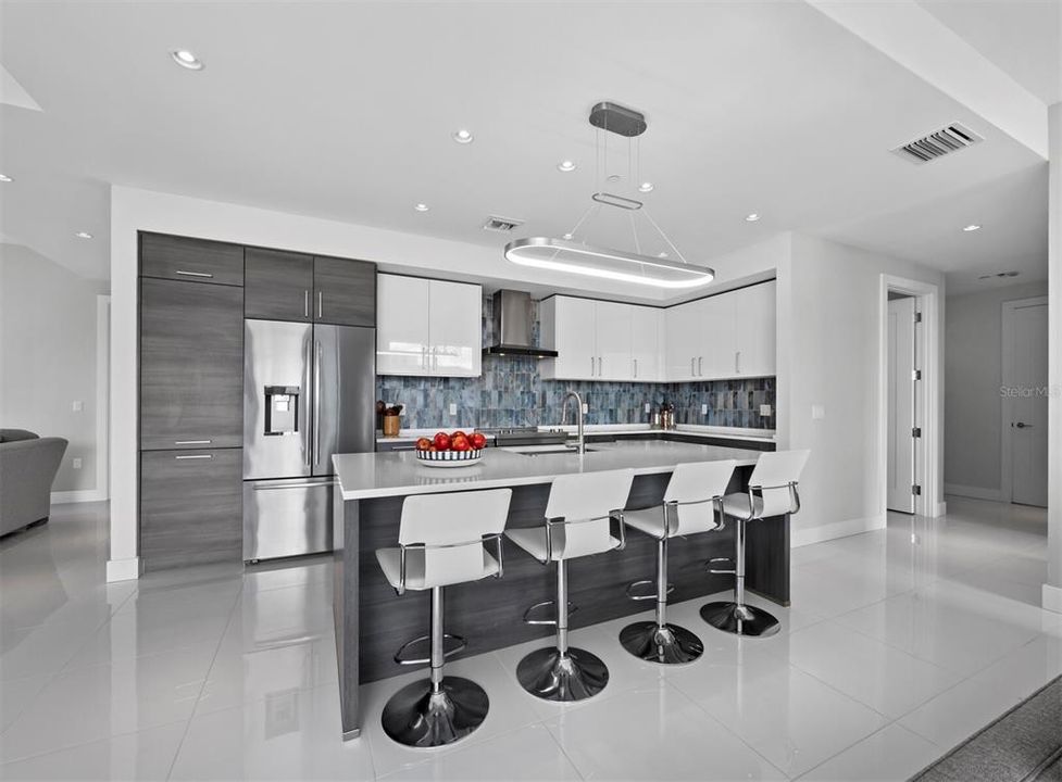 For Sale: $1,875,000 (2 beds, 2 baths, 1893 Square Feet)