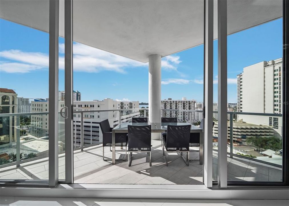 For Sale: $1,875,000 (2 beds, 2 baths, 1893 Square Feet)
