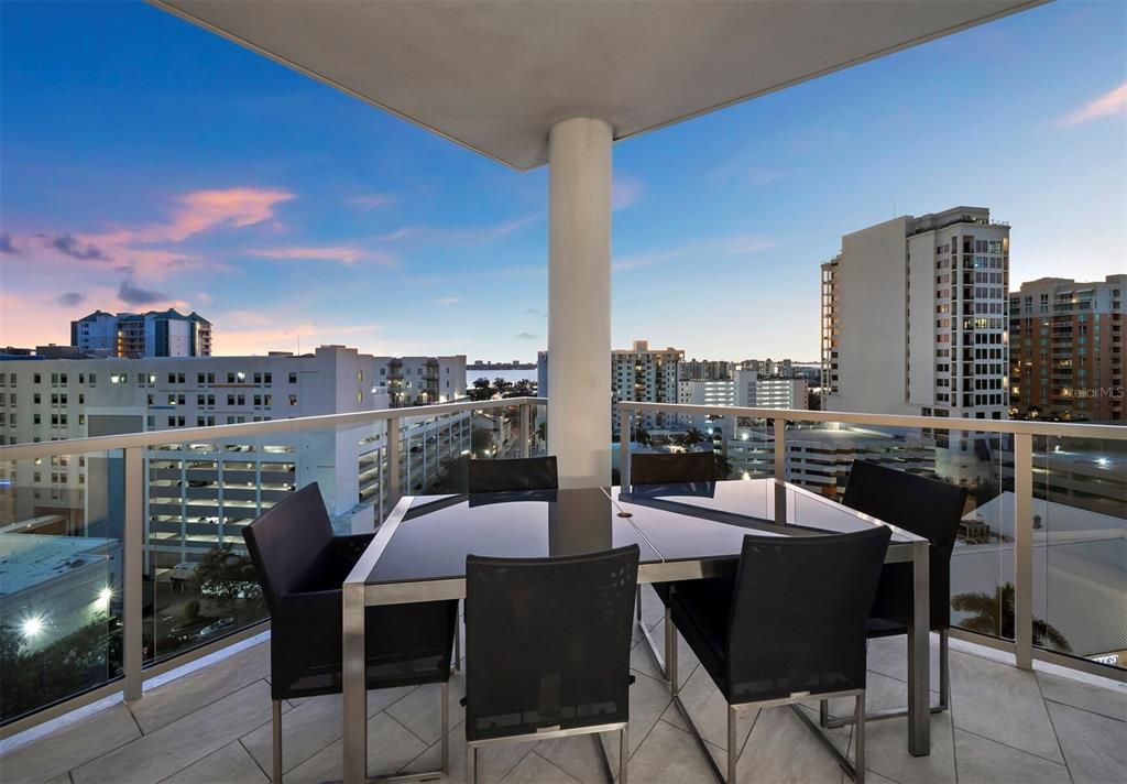 For Sale: $1,875,000 (2 beds, 2 baths, 1893 Square Feet)