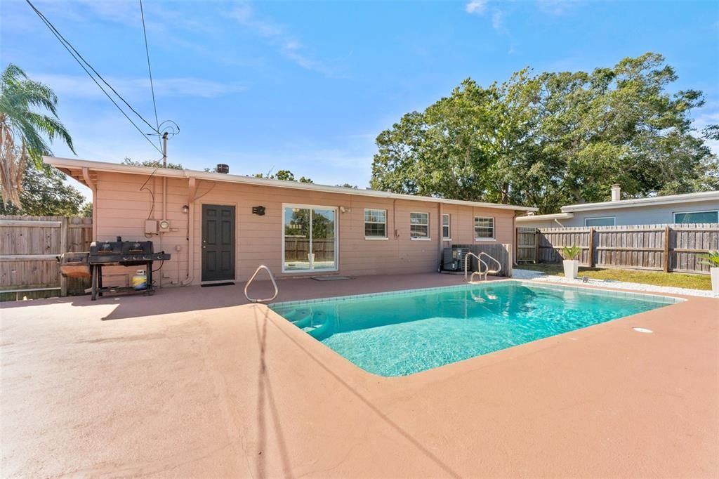 Под контрактом: $330,000 (3 спален, 1 ванн, 988 Квадратных фут)