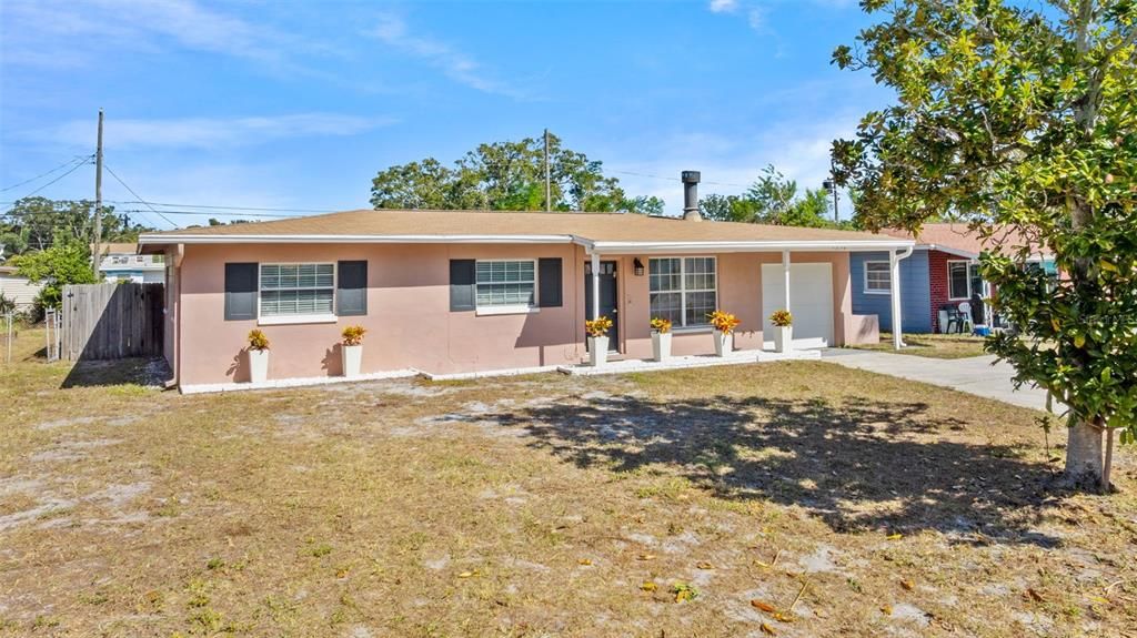 Под контрактом: $330,000 (3 спален, 1 ванн, 988 Квадратных фут)