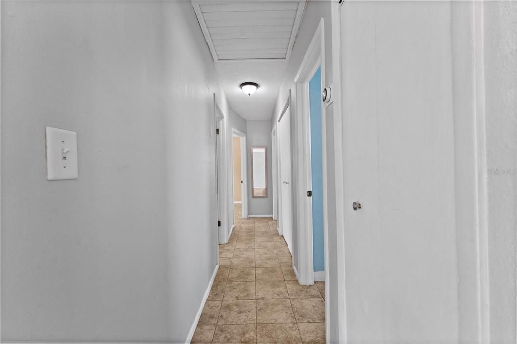 Под контрактом: $330,000 (3 спален, 1 ванн, 988 Квадратных фут)