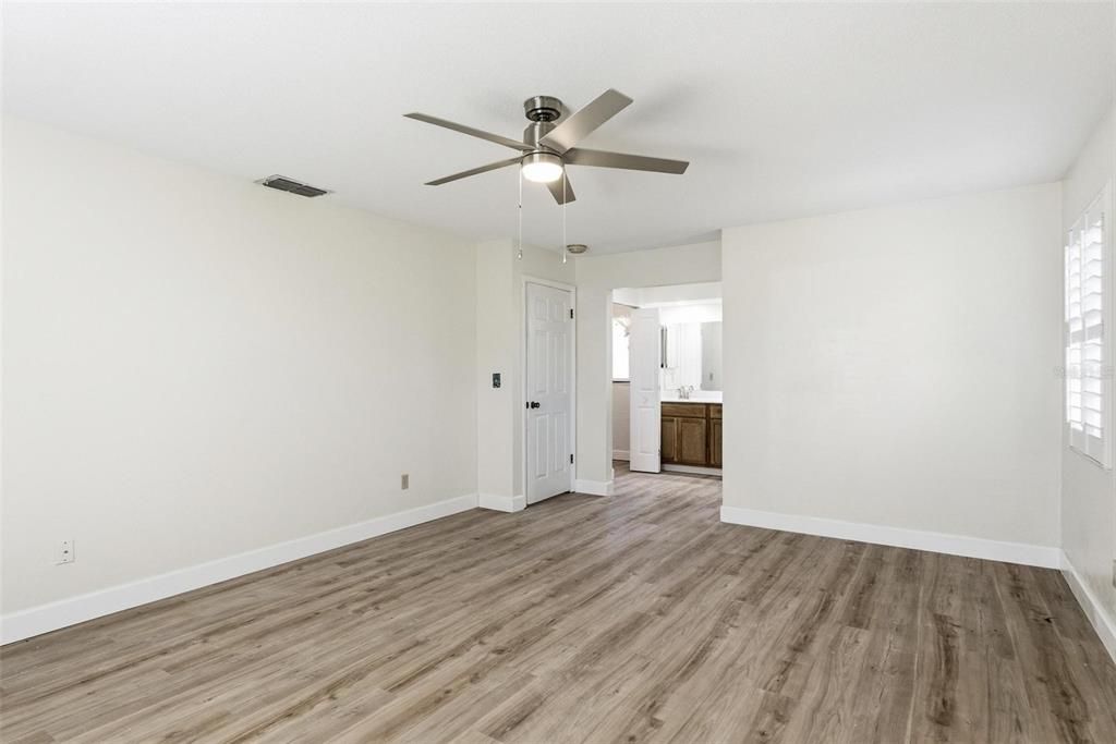 Active With Contract: $399,900 (3 beds, 2 baths, 1974 Square Feet)