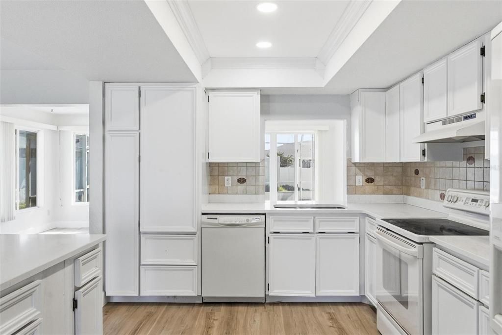 Active With Contract: $399,900 (3 beds, 2 baths, 1974 Square Feet)