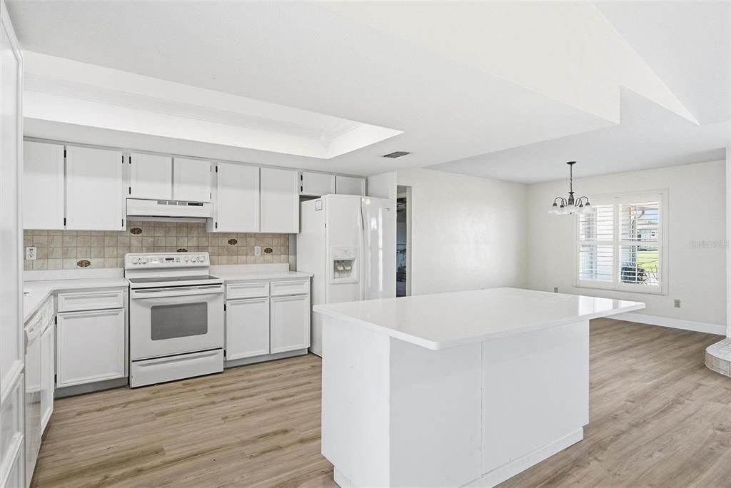 Active With Contract: $399,900 (3 beds, 2 baths, 1974 Square Feet)