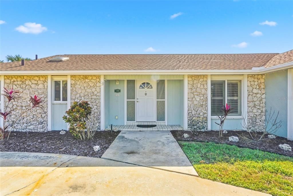 Active With Contract: $399,900 (3 beds, 2 baths, 1974 Square Feet)