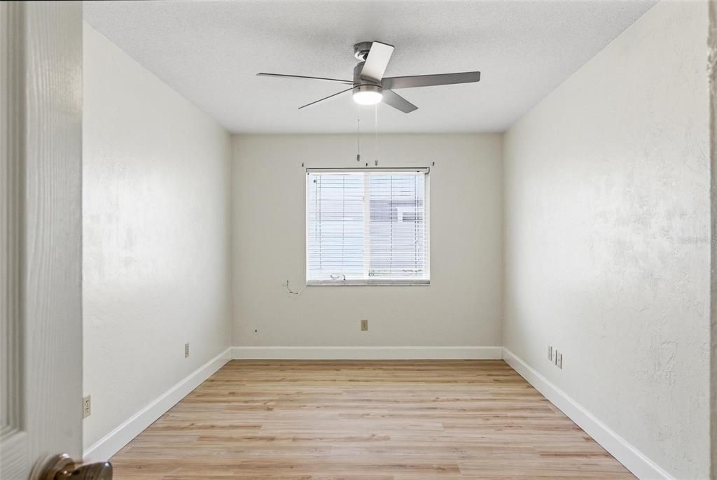 Active With Contract: $399,900 (3 beds, 2 baths, 1974 Square Feet)