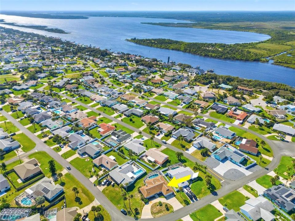 Active With Contract: $399,900 (3 beds, 2 baths, 1974 Square Feet)