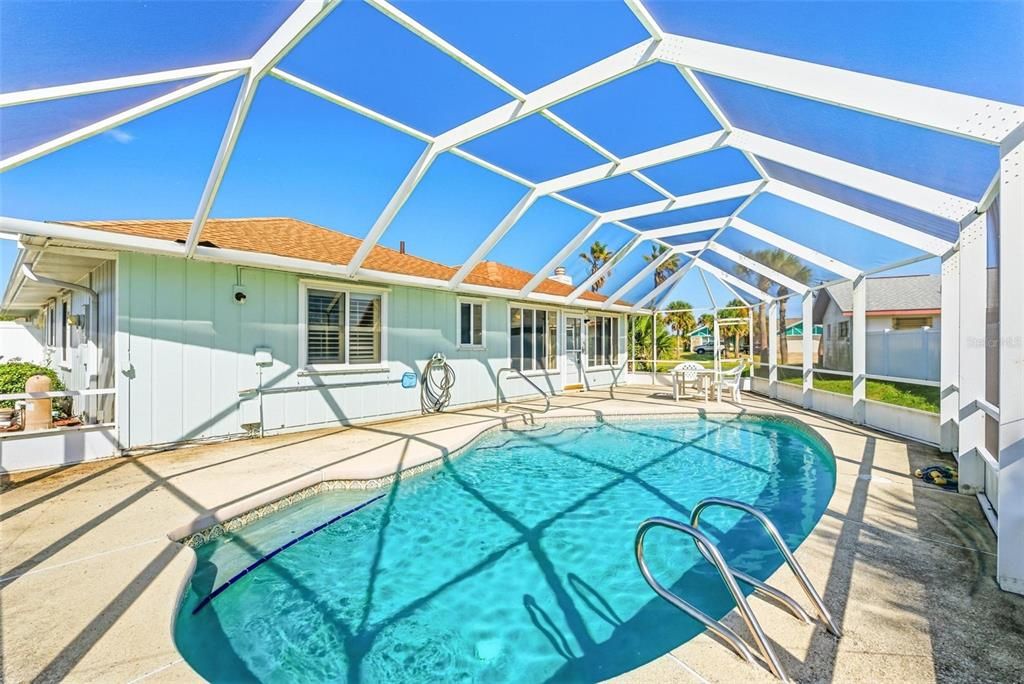 Active With Contract: $399,900 (3 beds, 2 baths, 1974 Square Feet)
