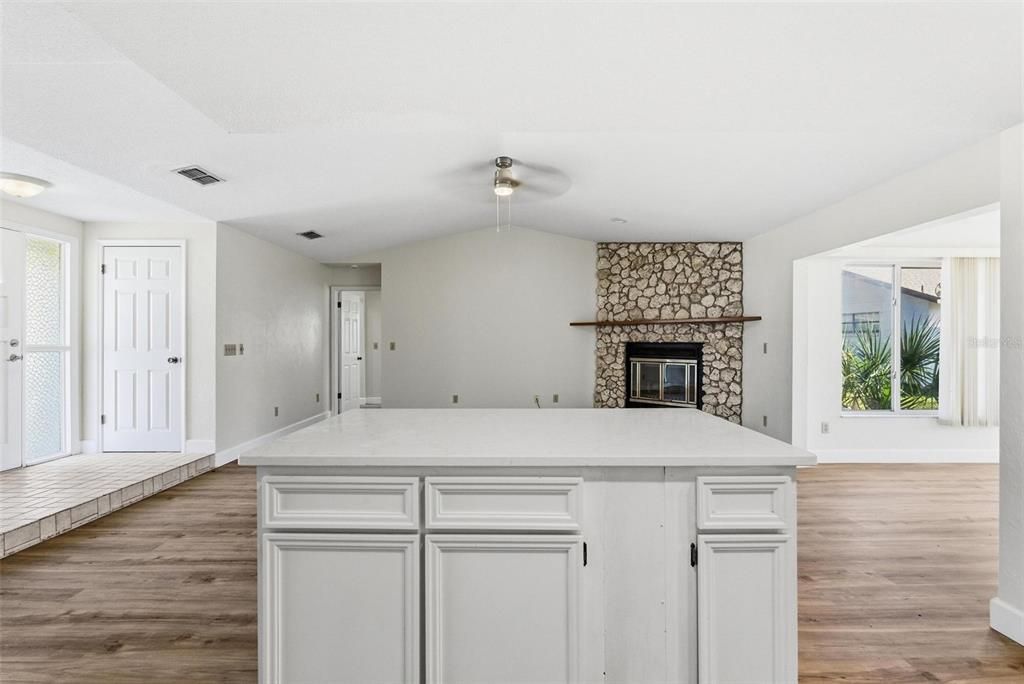 Active With Contract: $399,900 (3 beds, 2 baths, 1974 Square Feet)