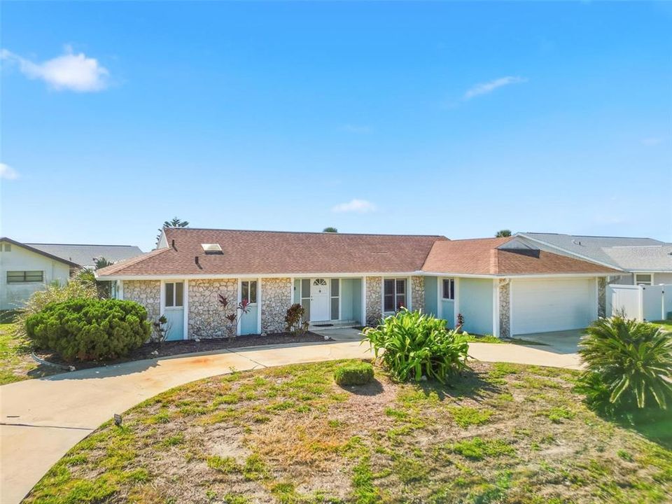 Active With Contract: $399,900 (3 beds, 2 baths, 1974 Square Feet)