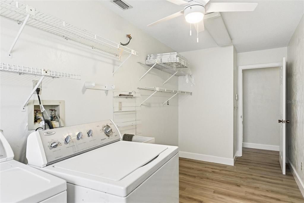 Active With Contract: $399,900 (3 beds, 2 baths, 1974 Square Feet)