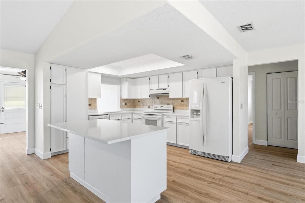 Active With Contract: $399,900 (3 beds, 2 baths, 1974 Square Feet)