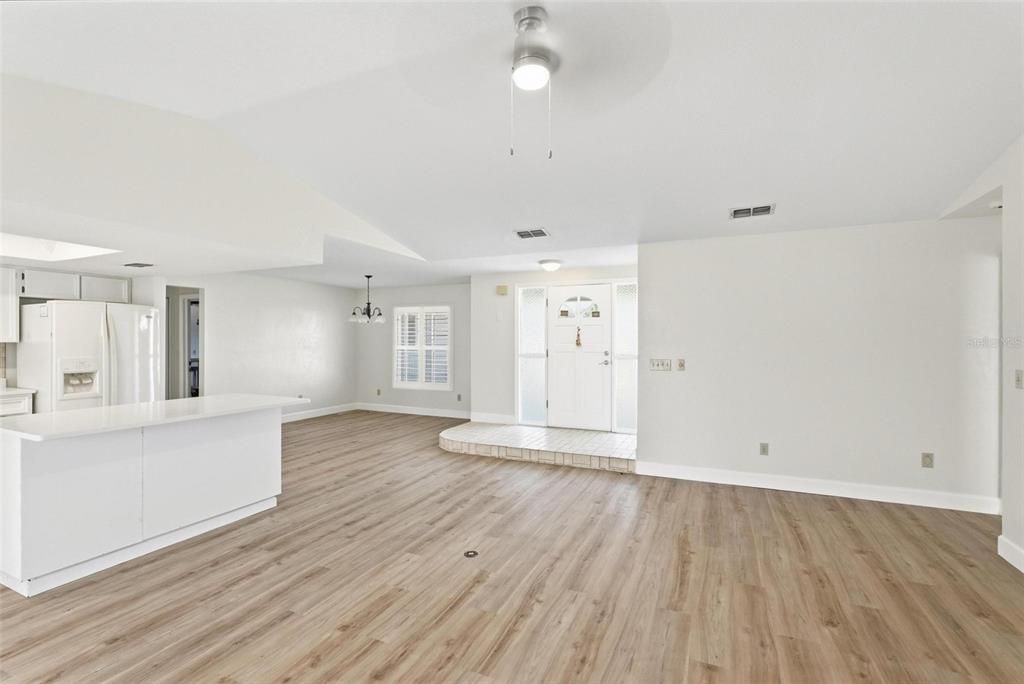 Active With Contract: $399,900 (3 beds, 2 baths, 1974 Square Feet)