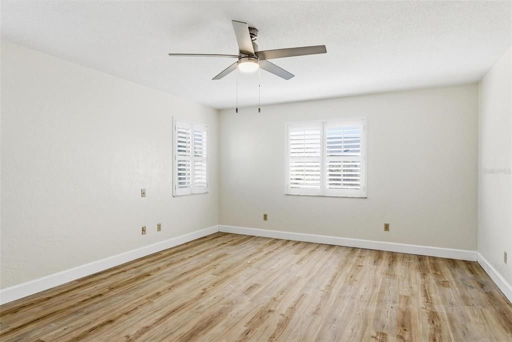 Active With Contract: $399,900 (3 beds, 2 baths, 1974 Square Feet)